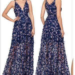 XSCAPE 3D Floral Wedding Guest / Prom Dress Floor Length V Neck